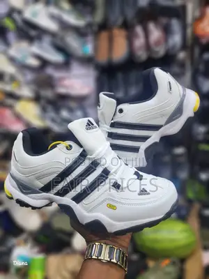 Adidas Classic Sneakers