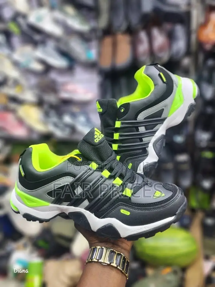 Adidas Classic Sneakers