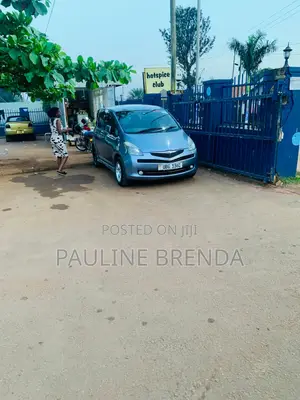 Toyota Ractis 1.5 FWD 2010