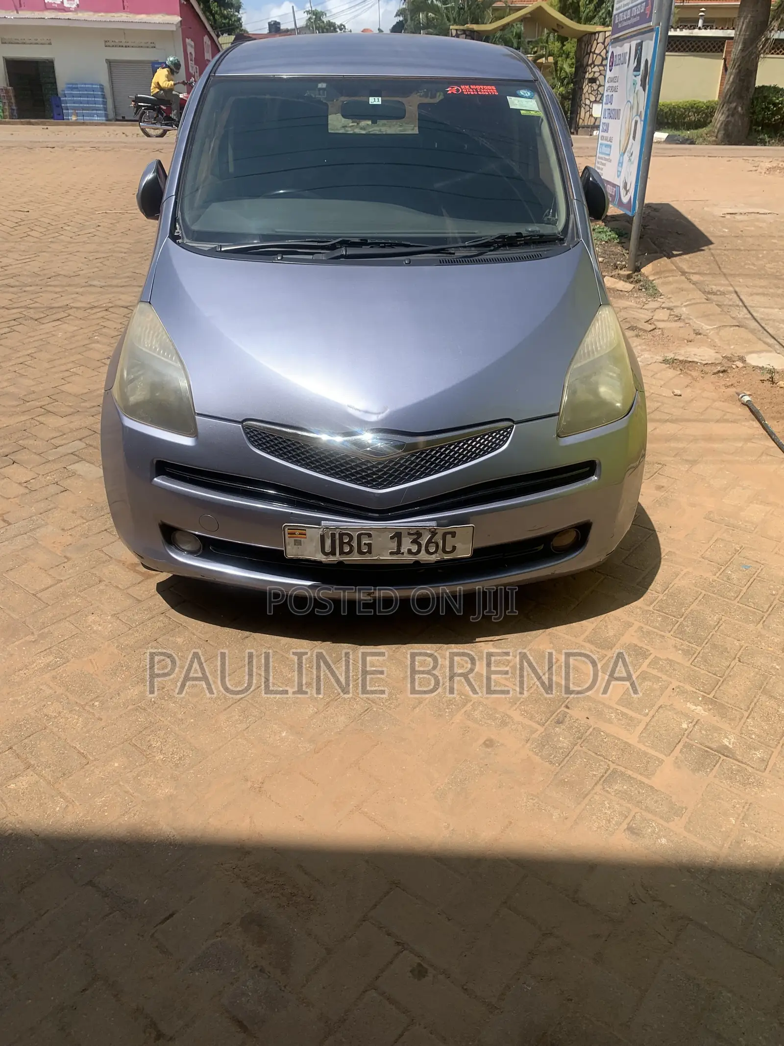 Toyota Ractis 1.5 FWD 2010