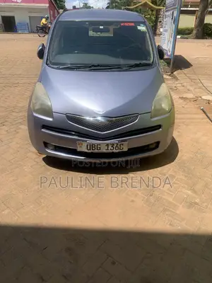 Toyota Ractis 1.5 FWD 2010