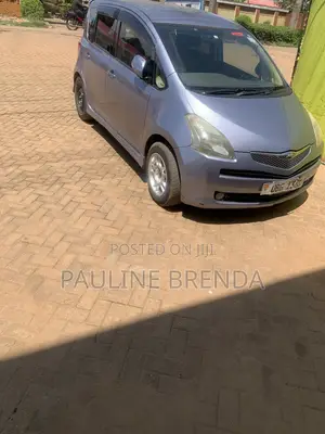 Toyota Ractis 1.5 FWD 2010
