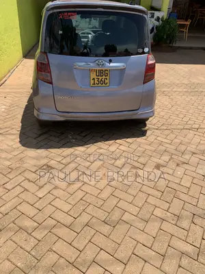 Toyota Ractis 1.5 FWD 2010