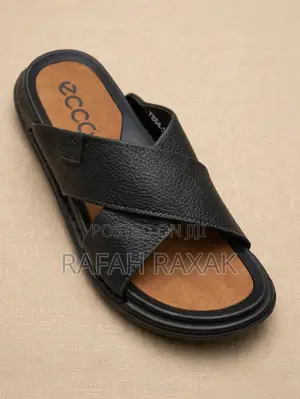 Men’s Classic Black Ecco Cross-Strap Rough Leather Sandals