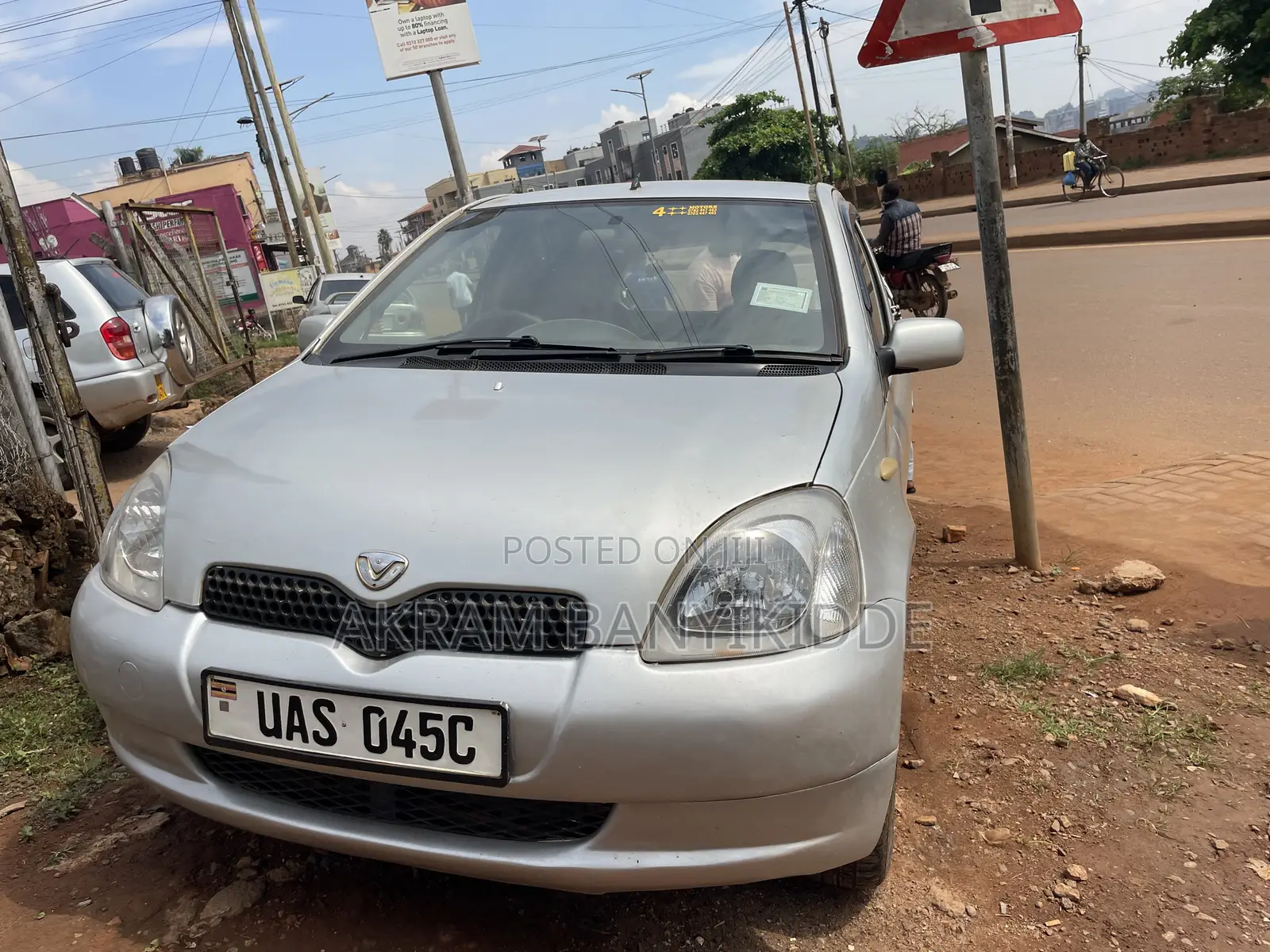 Toyota Vitz 2000 Silver