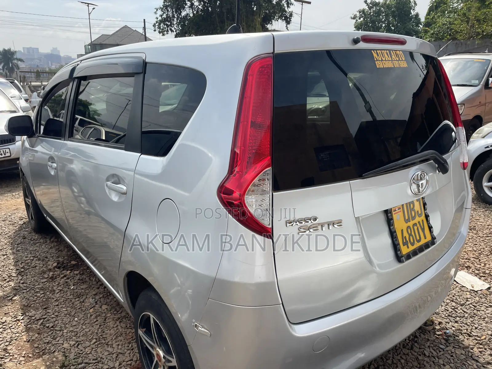 Toyota Passo Sette 2009 Silver