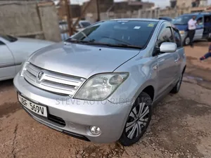 Toyota IST 2005 Silver
