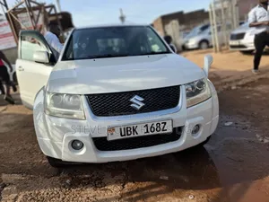Suzuki Escudo 2008 White