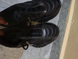 Second Hand Ladies Black Chunky Sneakers - Size 40 - Clean Mbarara