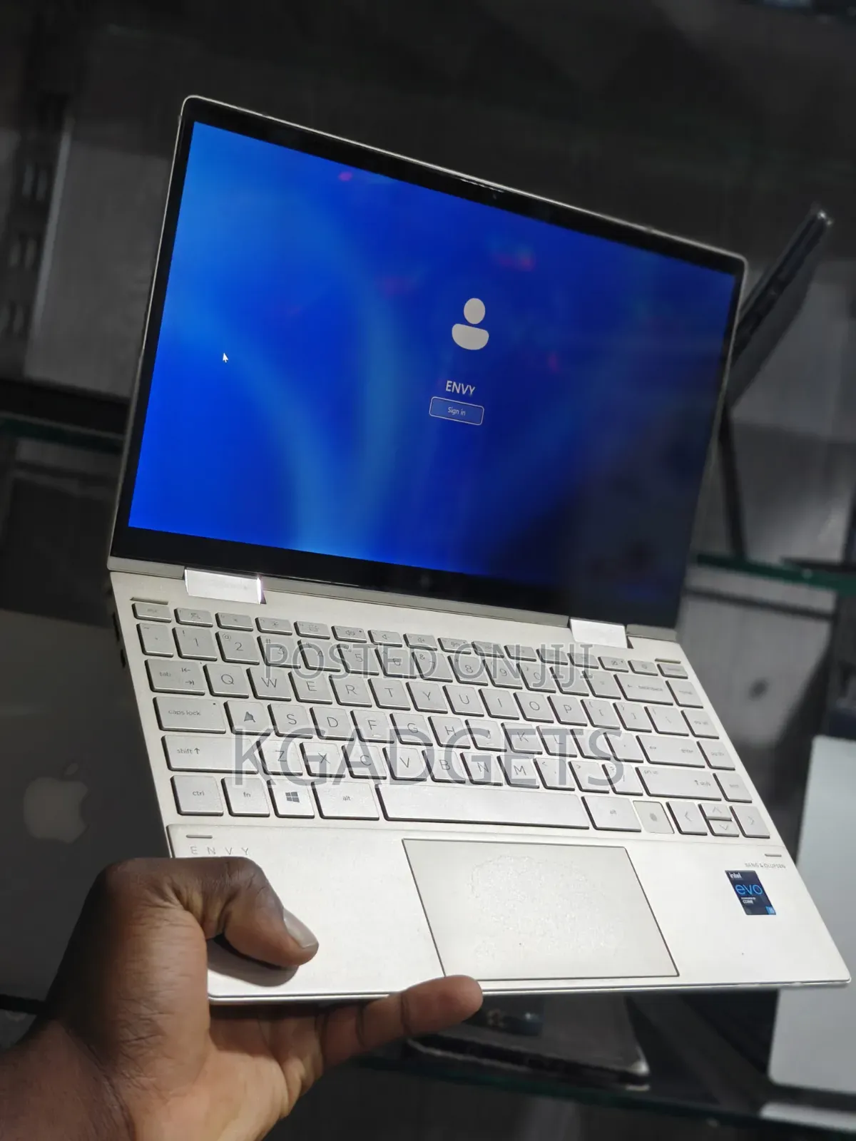 New Laptop HP Envy 13 8GB Intel Core i5 SSD 256GB