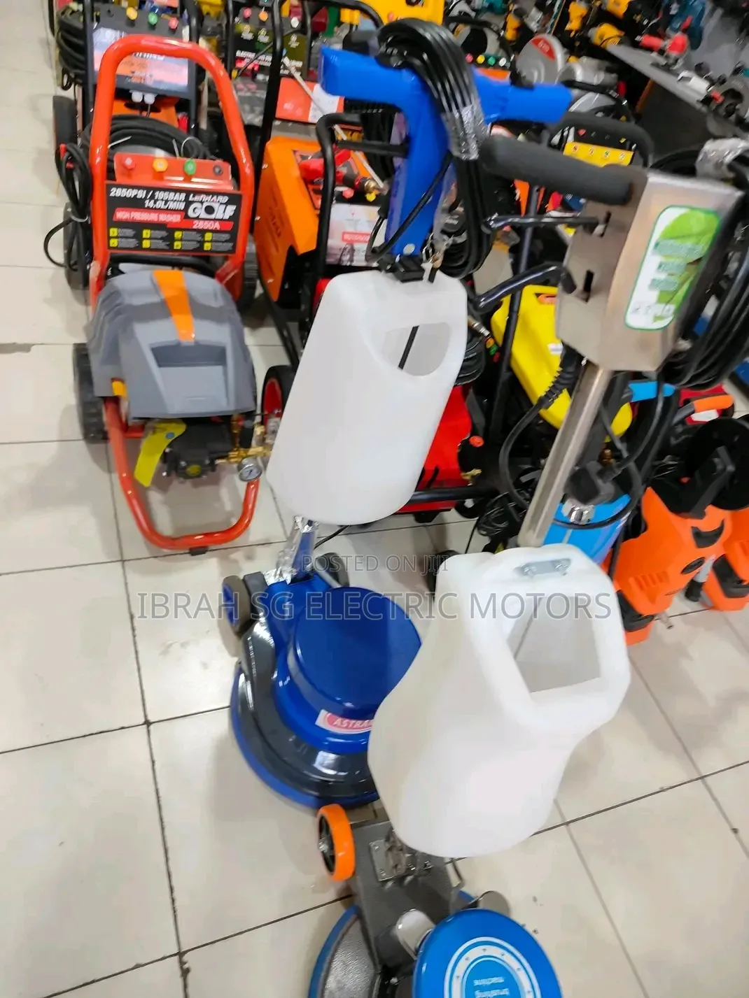 Carpet and Floor Scrubbing Machine