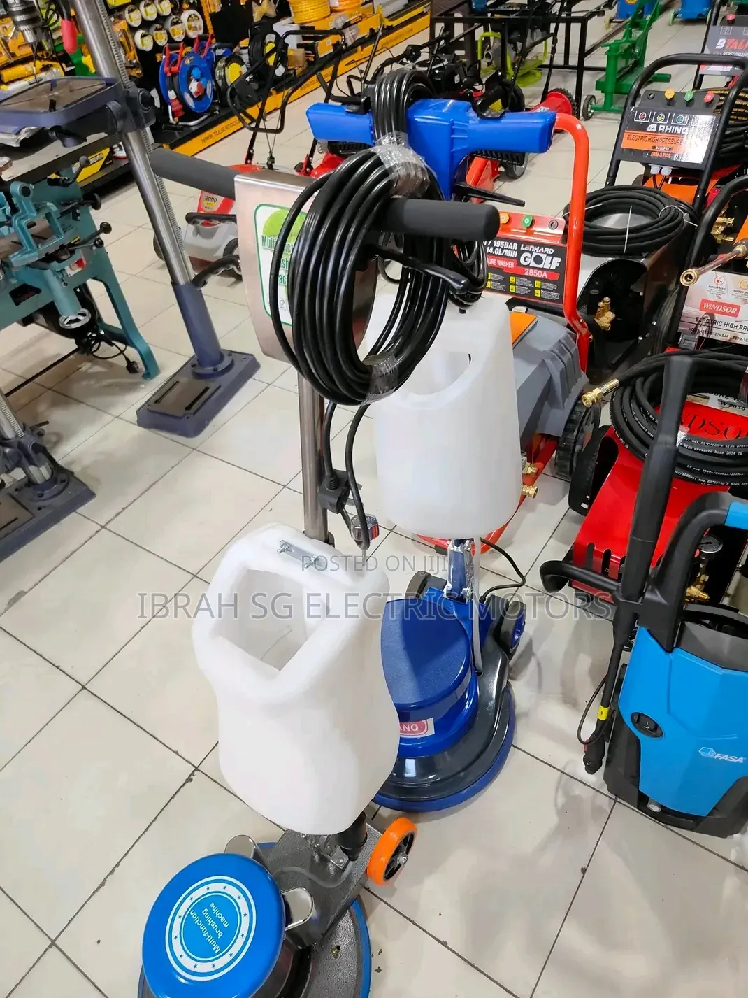 Carpet and Floor Scrubbing Machine