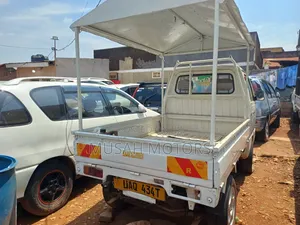 Suzuki Super Carry 2000 White