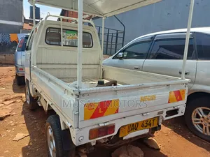 Suzuki Super Carry 2000 White