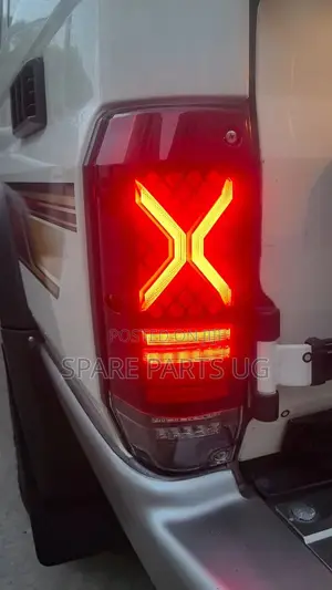 Landcruiser FJ70 Series X-Style LED Design Aftermarket Rearlamp