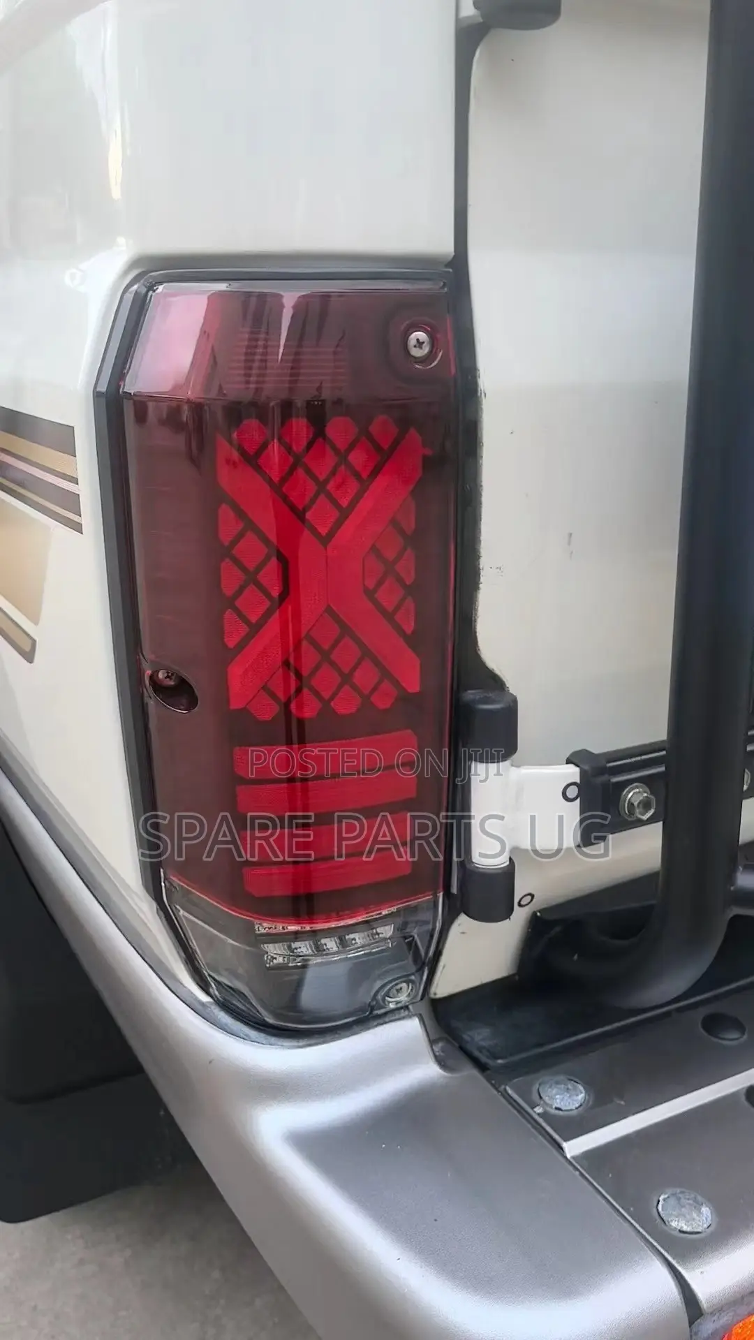 Landcruiser FJ70 Series X-Style LED Design Aftermarket Rearlamp