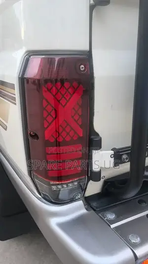 Landcruiser FJ70 Series X-Style LED Design Aftermarket Rearlamp