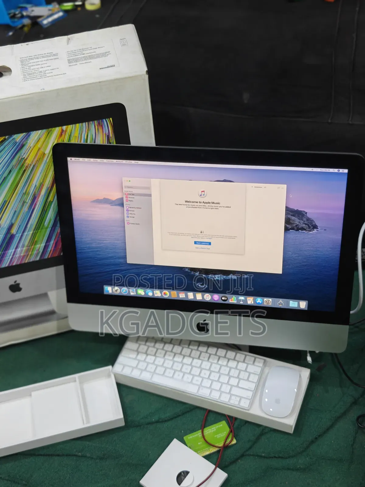 New Desktop Computer Apple iMac 8GB Intel Core i3 SSD 256GB