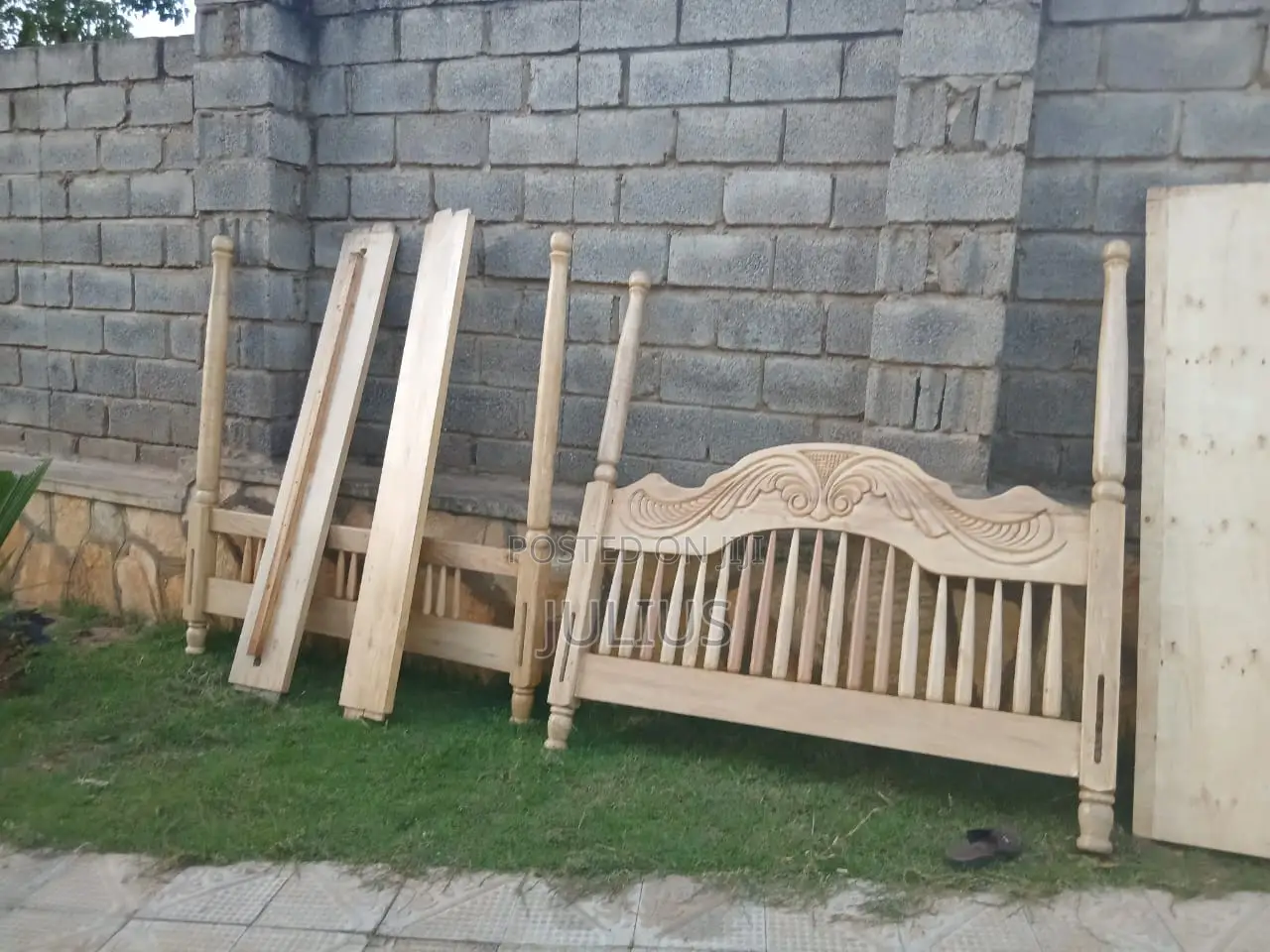 Heavy Wood BED