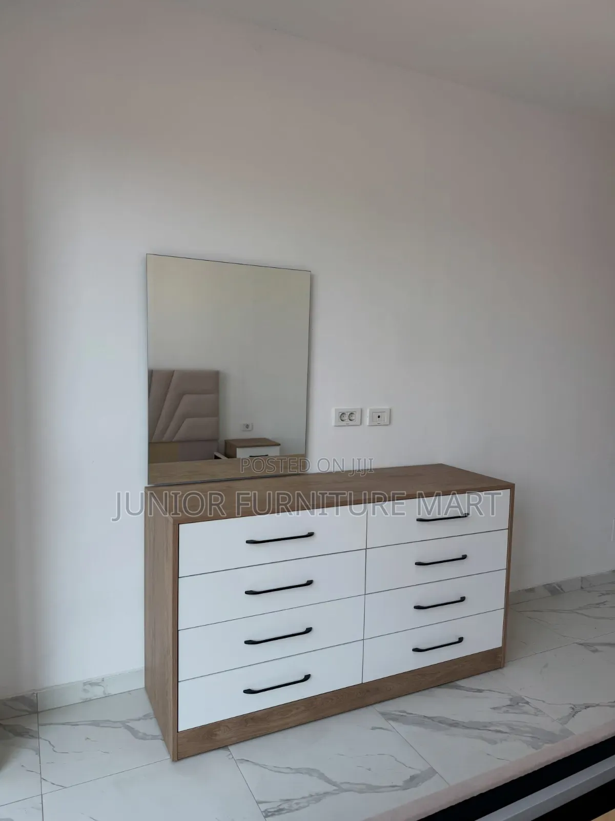 Modern Chest of Drawers