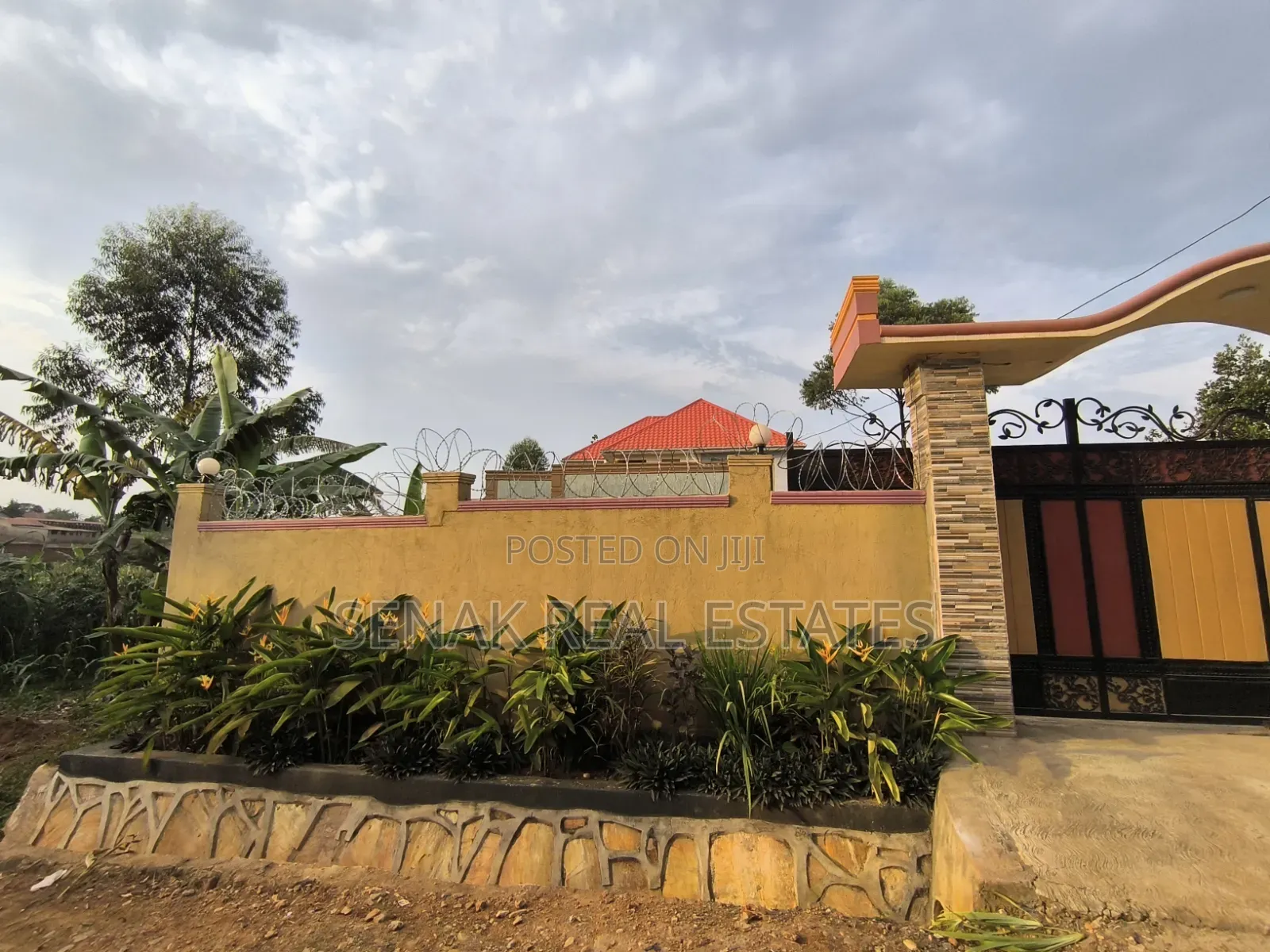 4bdrm Block of Flats in Klaus Estates, Division B for sale