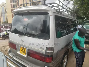 Toyota HiAce 2002 Grey