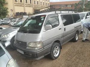 Toyota HiAce 2002 Grey