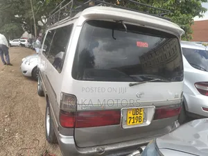 Toyota HiAce 2002 Grey