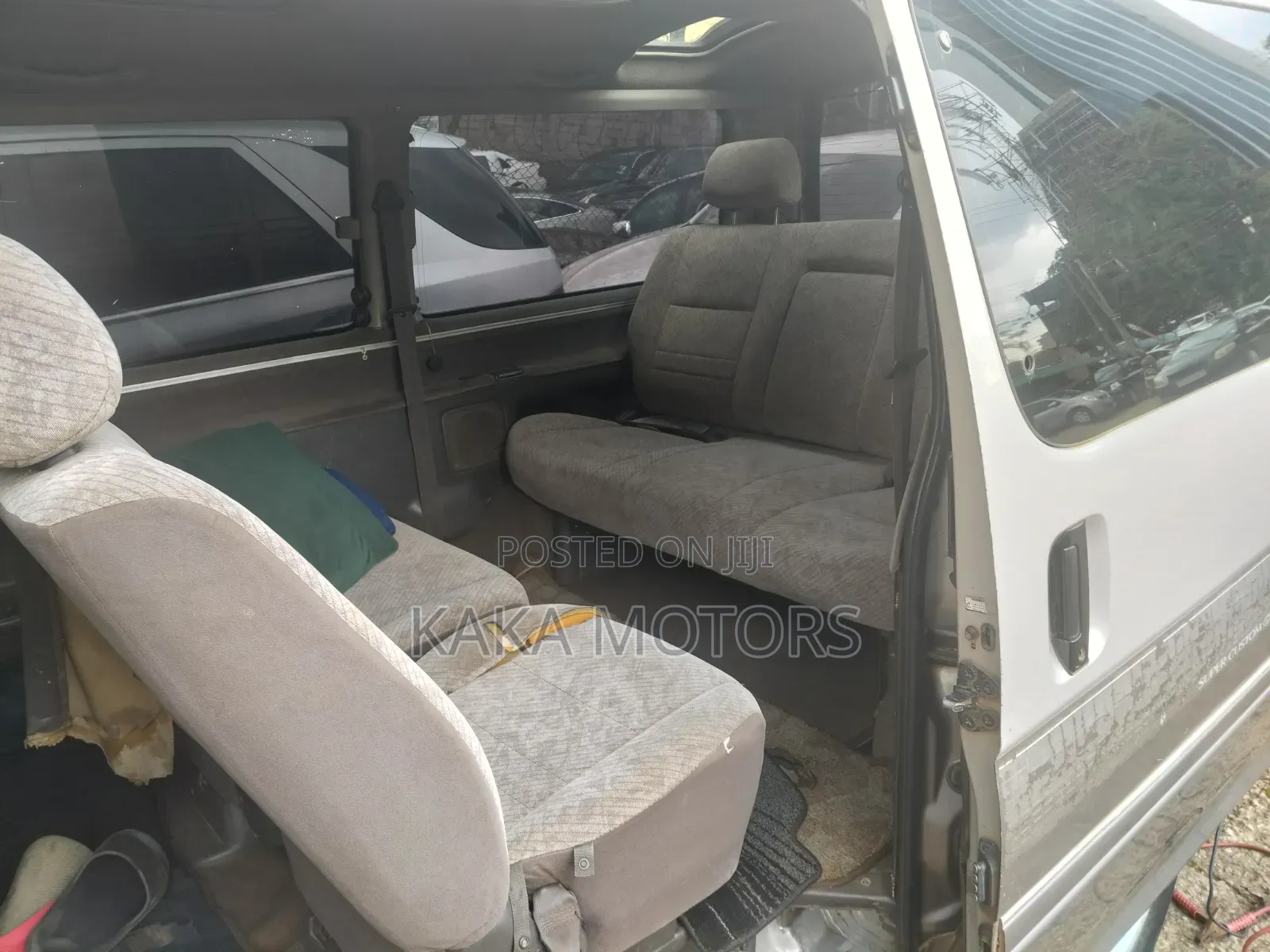 Toyota HiAce 2002 Grey