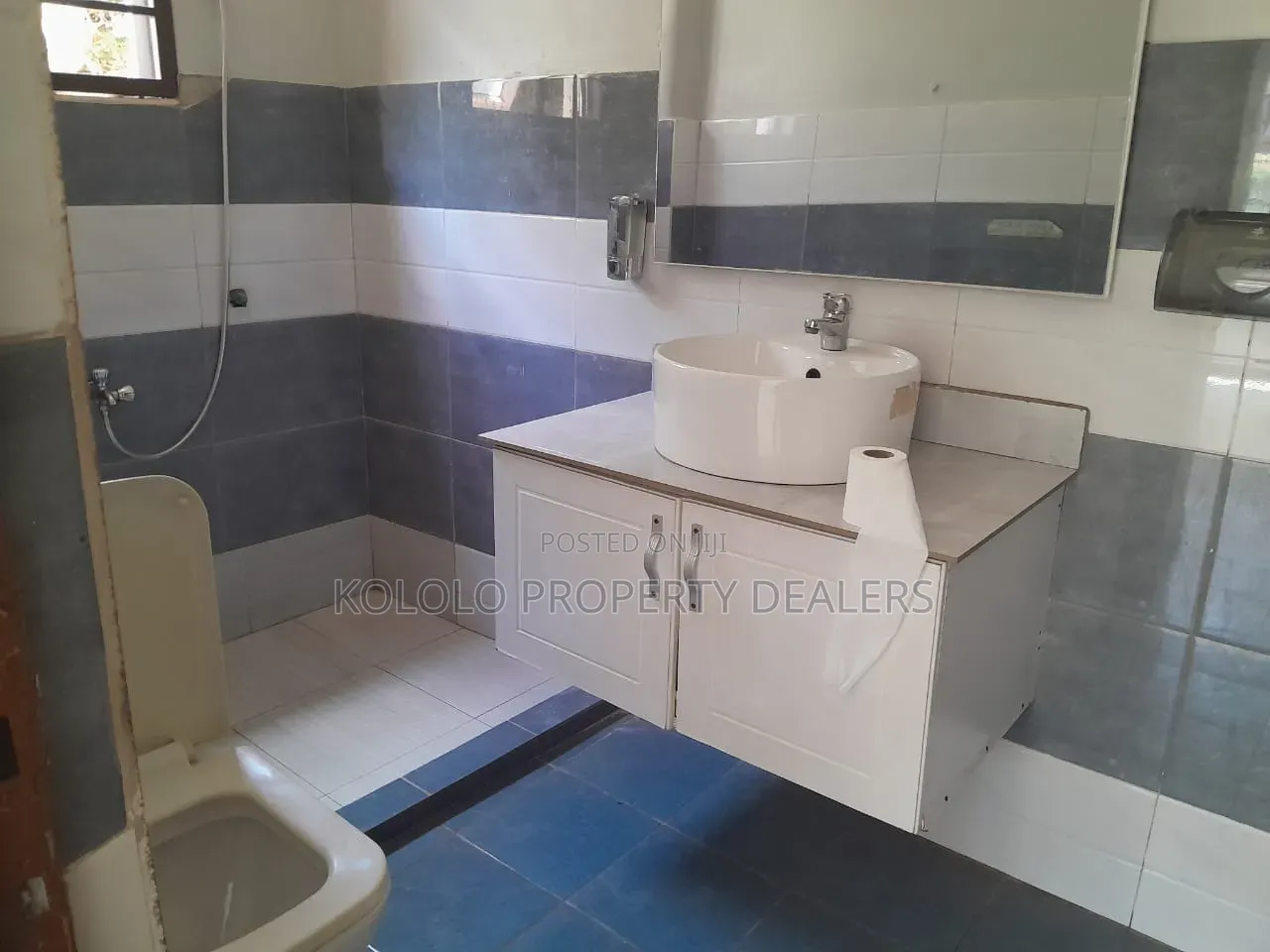5bdrm Mansion in Naguru, Central Division for sale