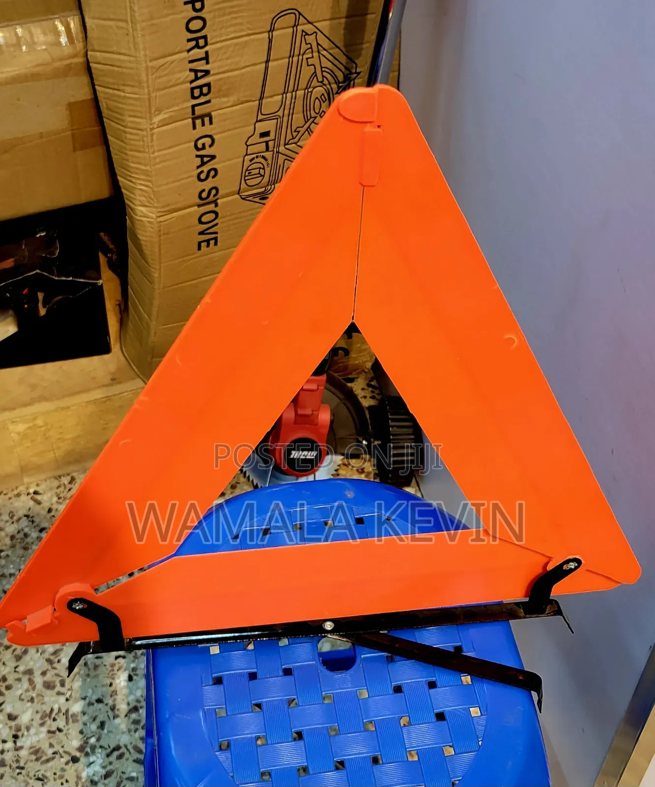 A Triangular Reflector