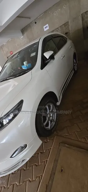 Toyota Harrier Hybrid Progress 2015 White