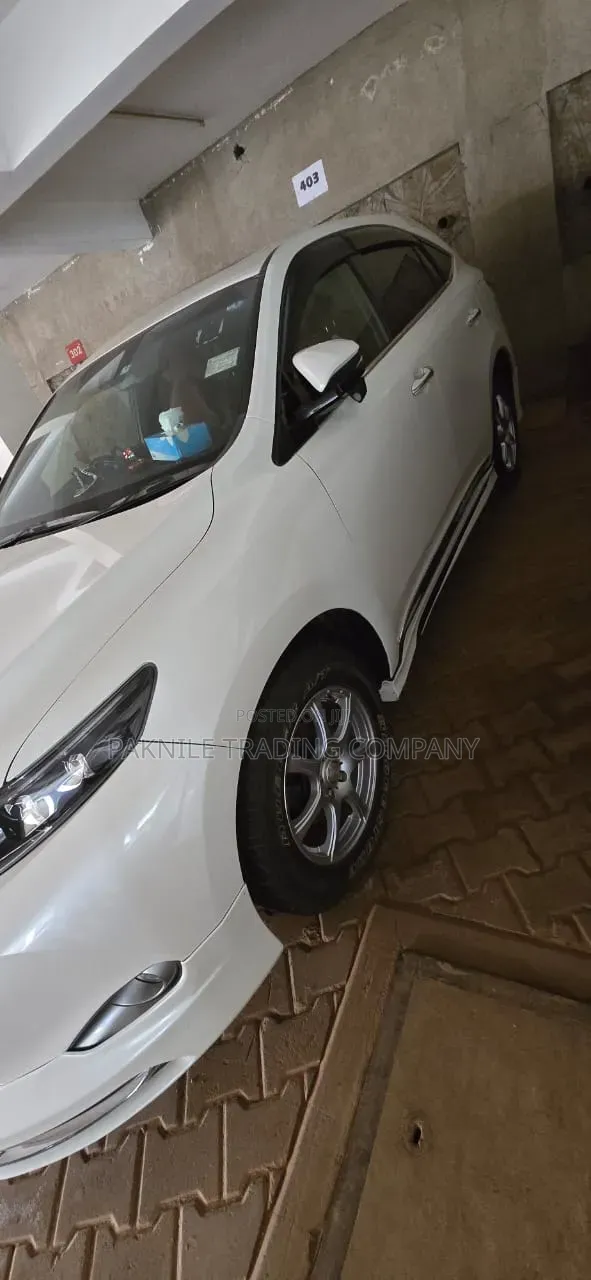 Toyota Harrier Hybrid Progress 2015 White