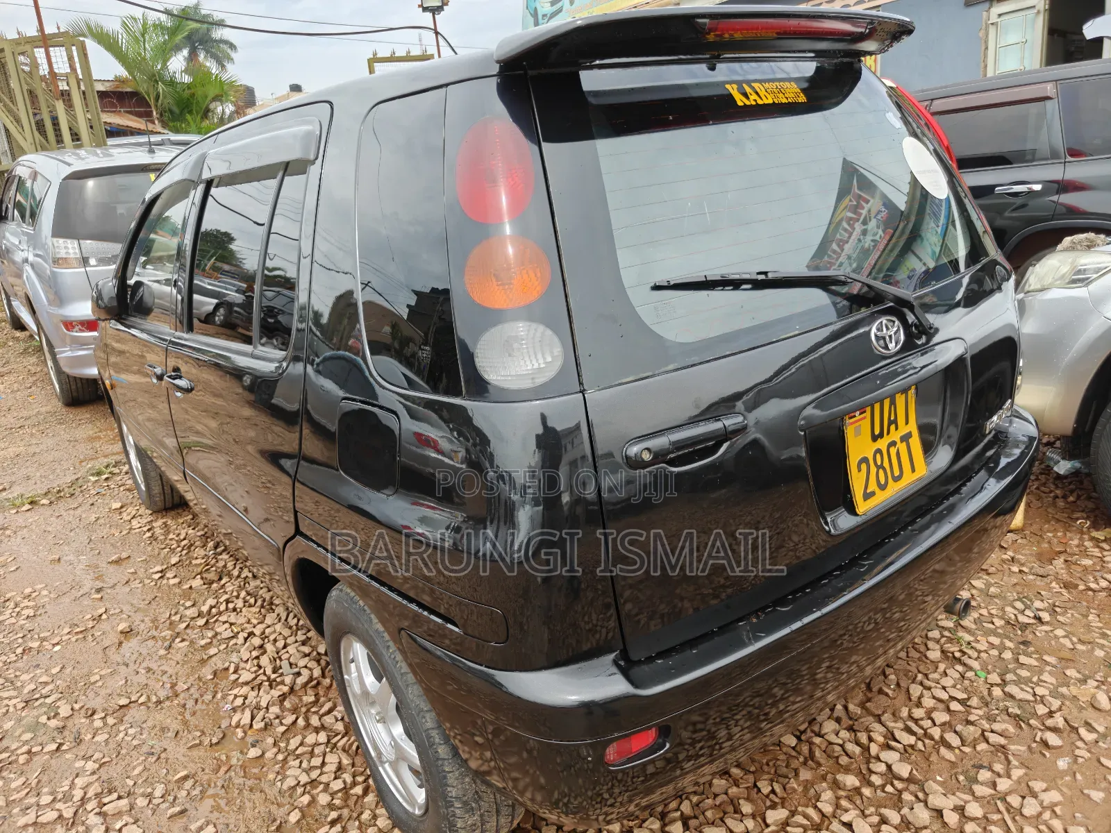 Toyota Raum 2000 Black