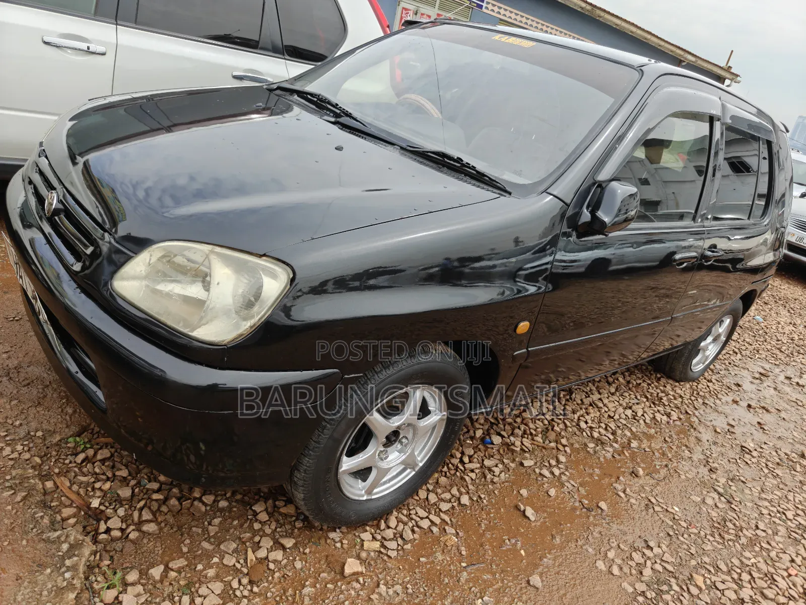 Toyota Raum 2000 Black