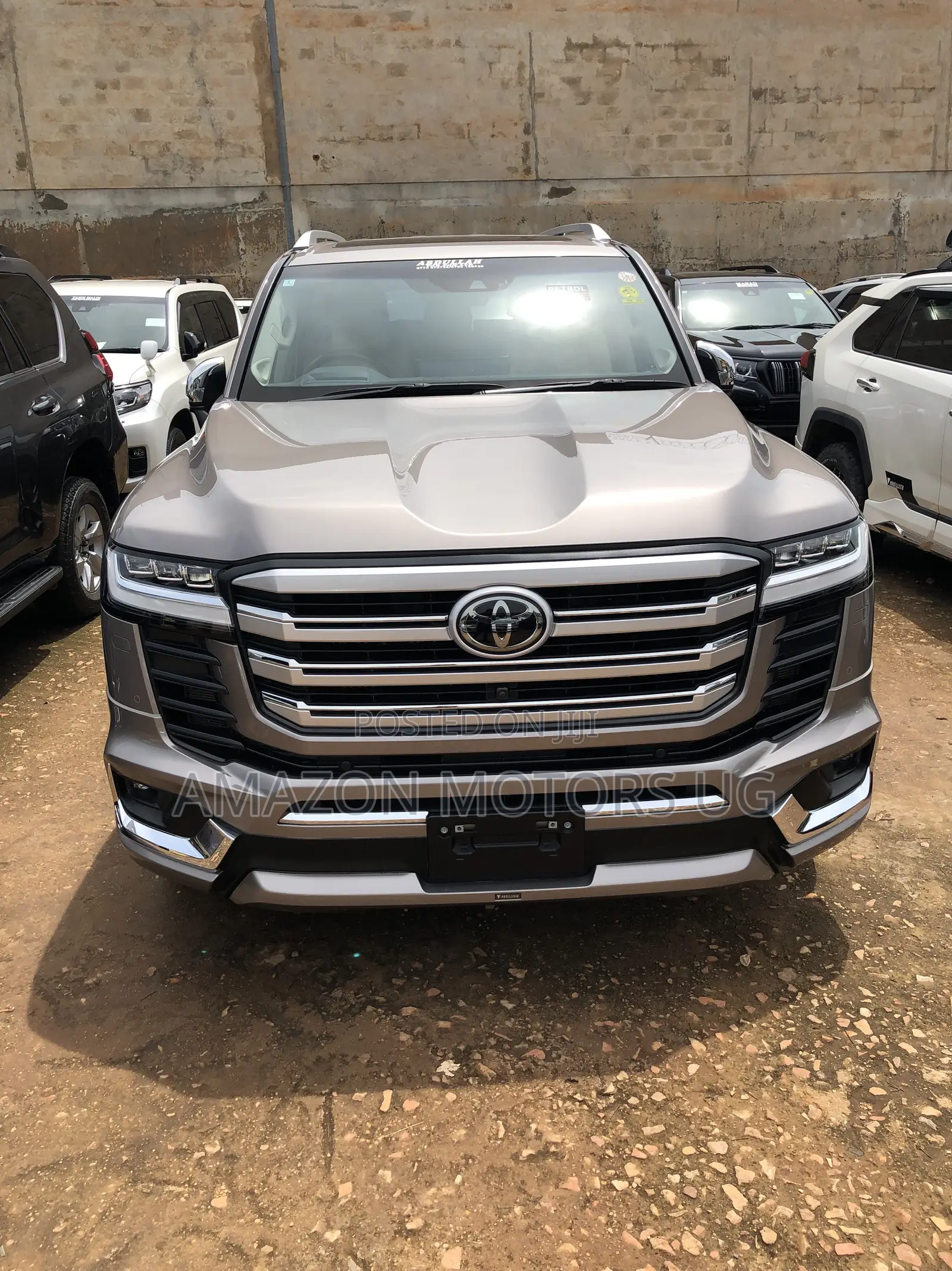 Toyota Land Cruiser LC300 2023 Silver