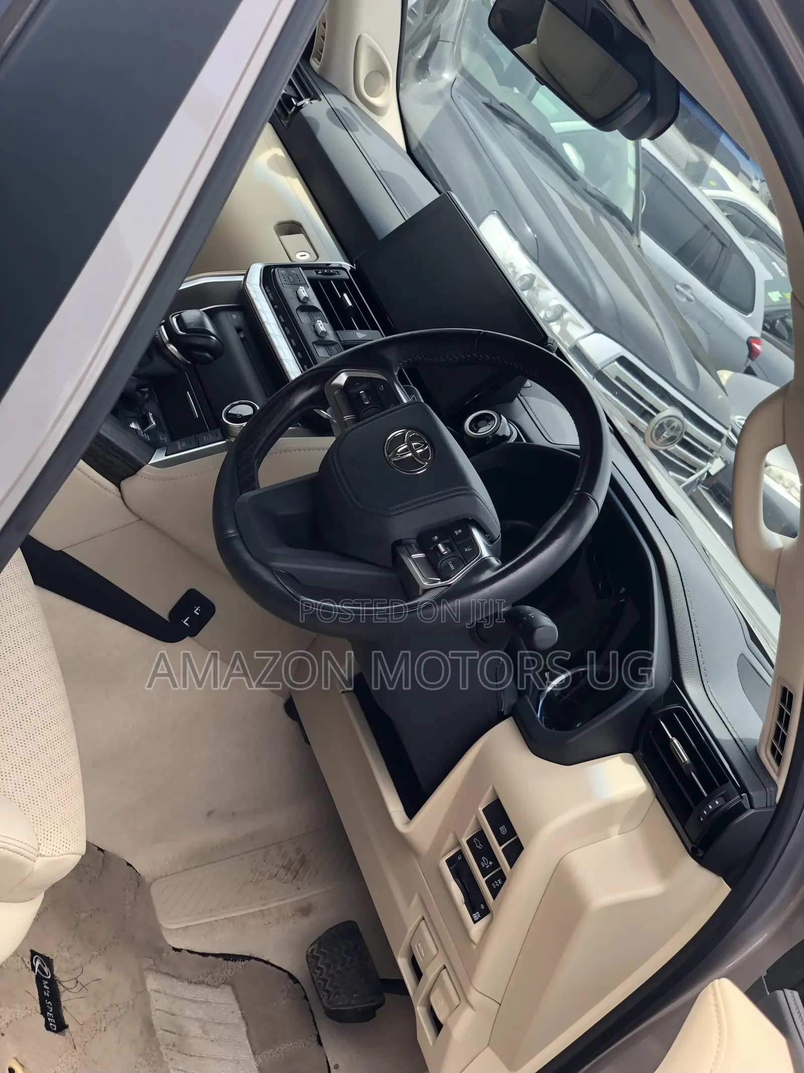 Toyota Land Cruiser LC300 2023 Silver