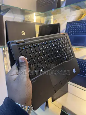 Laptop Dell Latitude 7390 2-in-1 8GB Intel Core i5 SSD 256GB