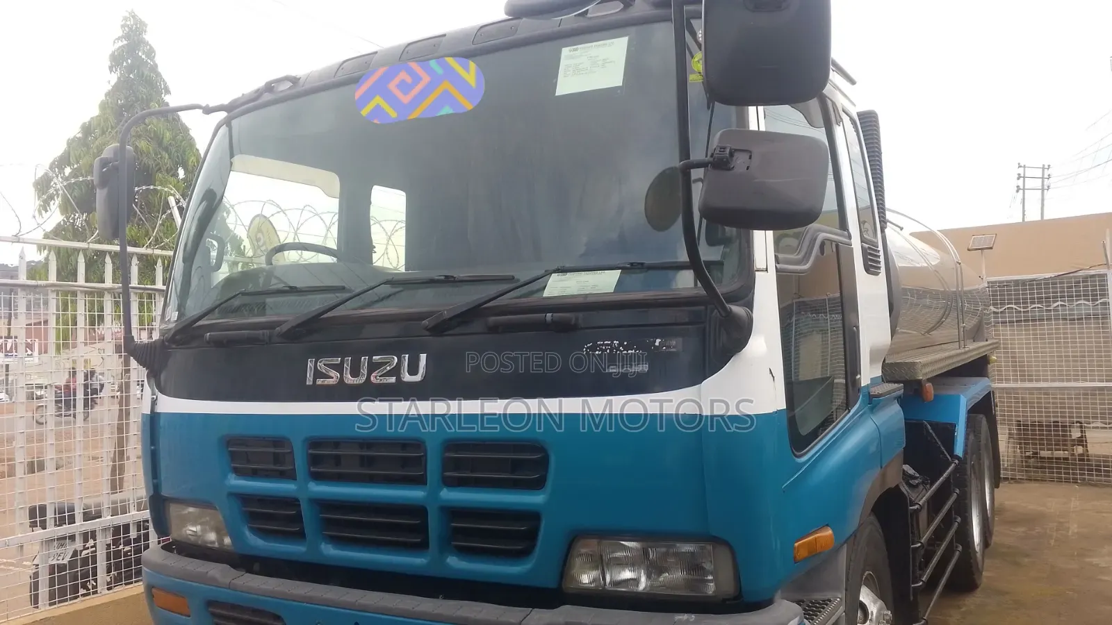 Milk Tank Isuzu Truck 2000 Blue