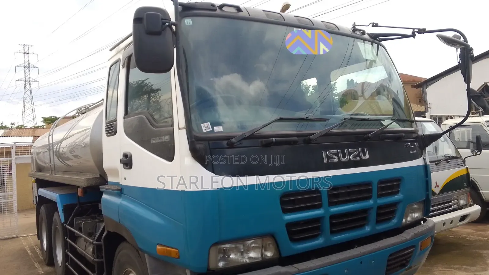 Milk Tank Isuzu Truck 2000 Blue
