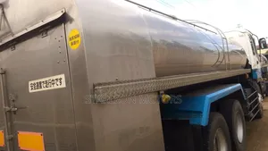 Milk Tank Isuzu Truck 2000 Blue