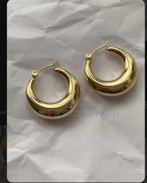 Elegant Gold Earrings for Women – Stylish & Classy