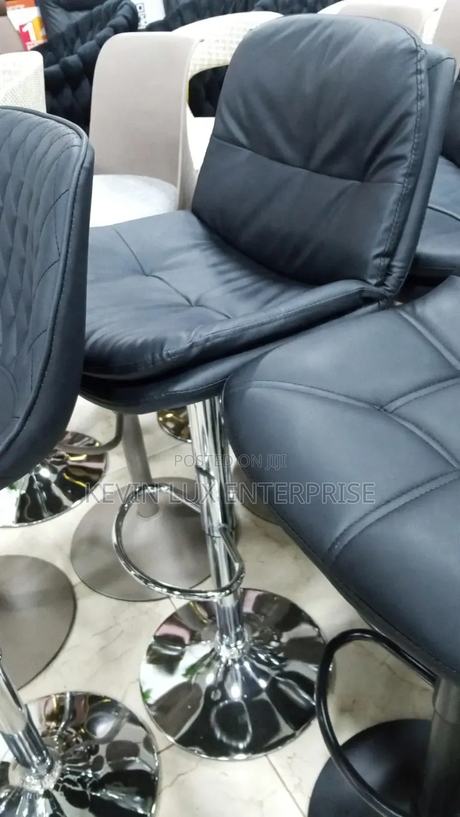 Adjustable Swivel Bar Stool