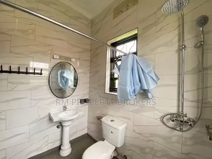 4bdrm Bungalow in Bunga, Central Division for rent