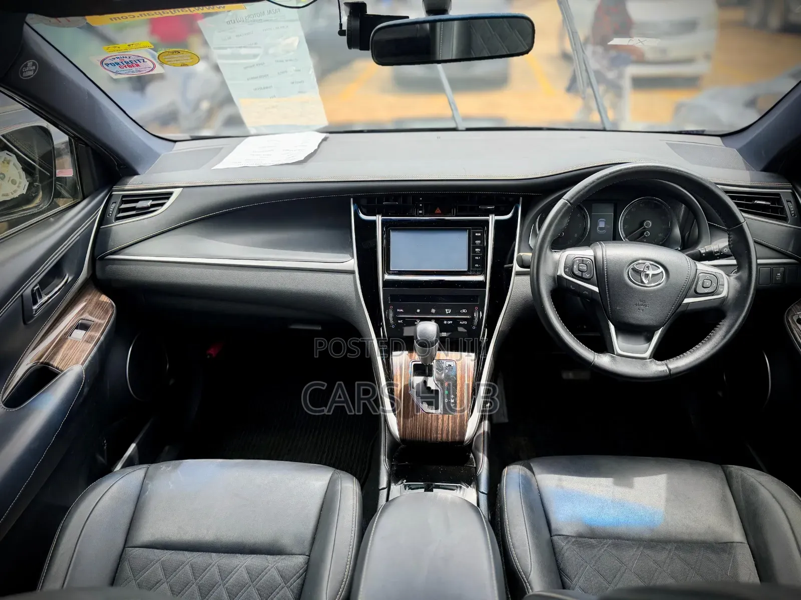 Toyota Harrier 2.0 2014 Black