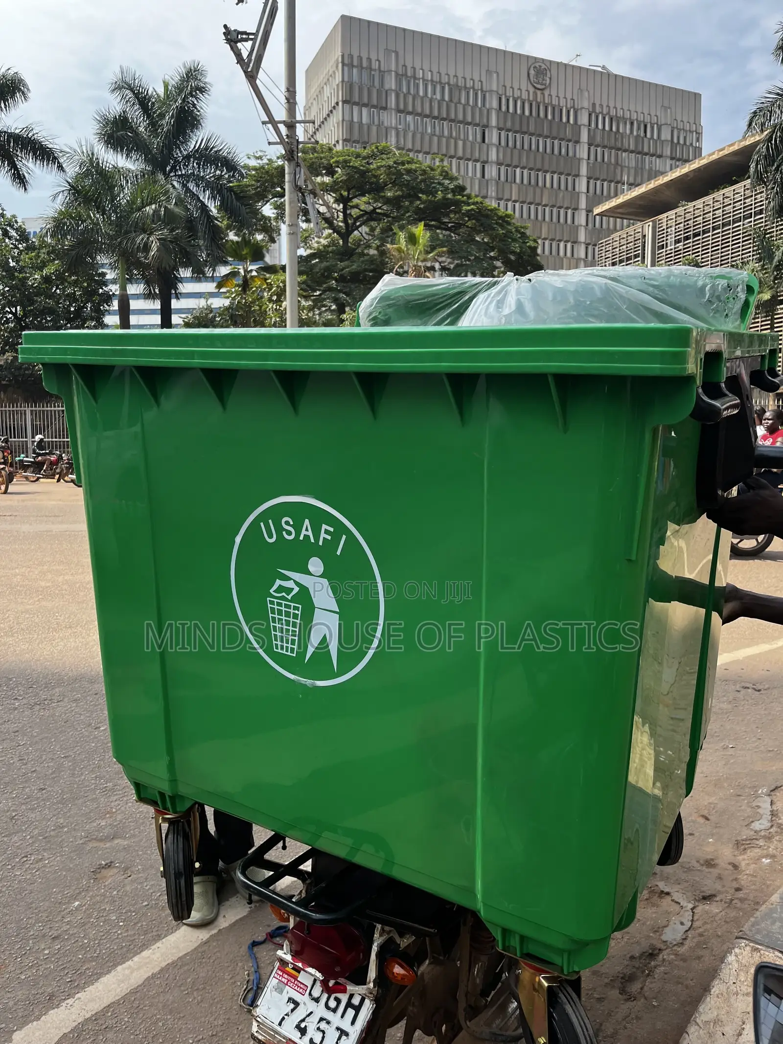 1100ltrs Waste Bin