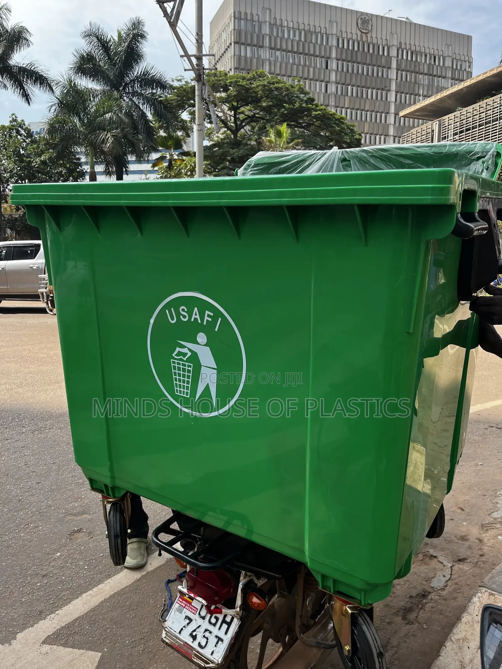 1100ltrs Waste Bin