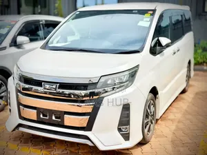 Toyota Noah 2.0 AWD (8 Seater) 2017 White