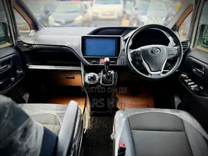 Toyota Noah 2.0 AWD (8 Seater) 2017 White