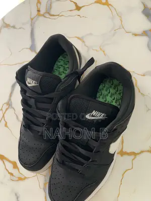 Nike SB Dunk Low Pro "Black/Gum" Sneakers (